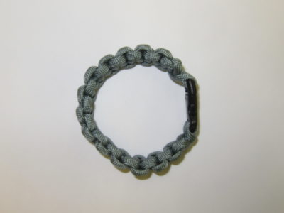 Paracord rannenauha muovilukolla - Image 7